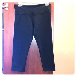 Lululemon Wunder Under Crops Size 8